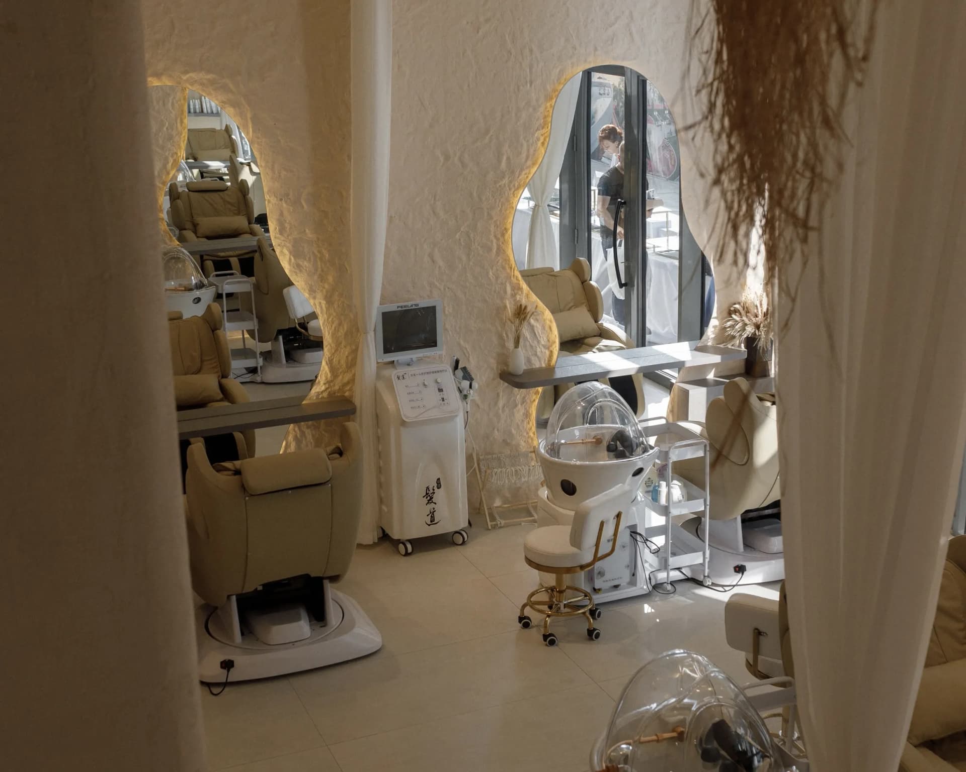 HEAD SPA THERAPY — уход за кожей головы и волосами в Батуми